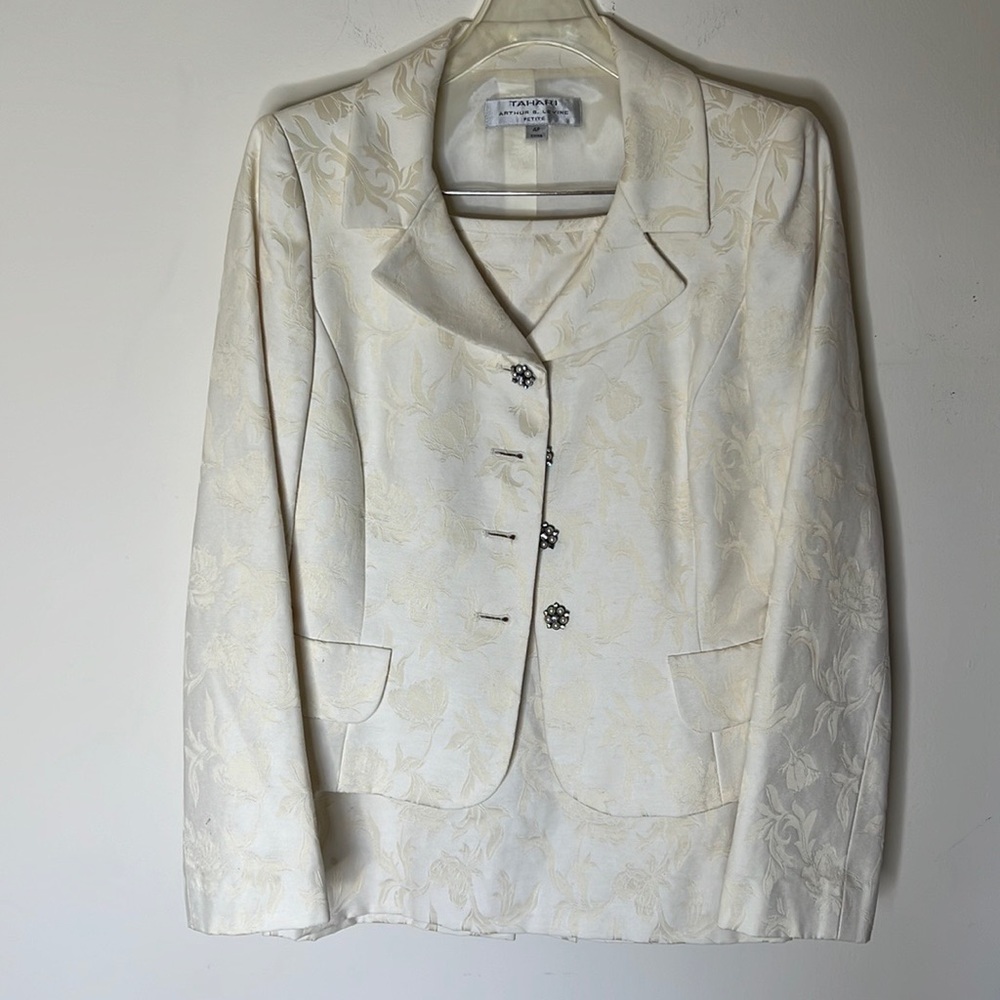 Tahari Vintage Co-ord Set (Jacket and Skirt)